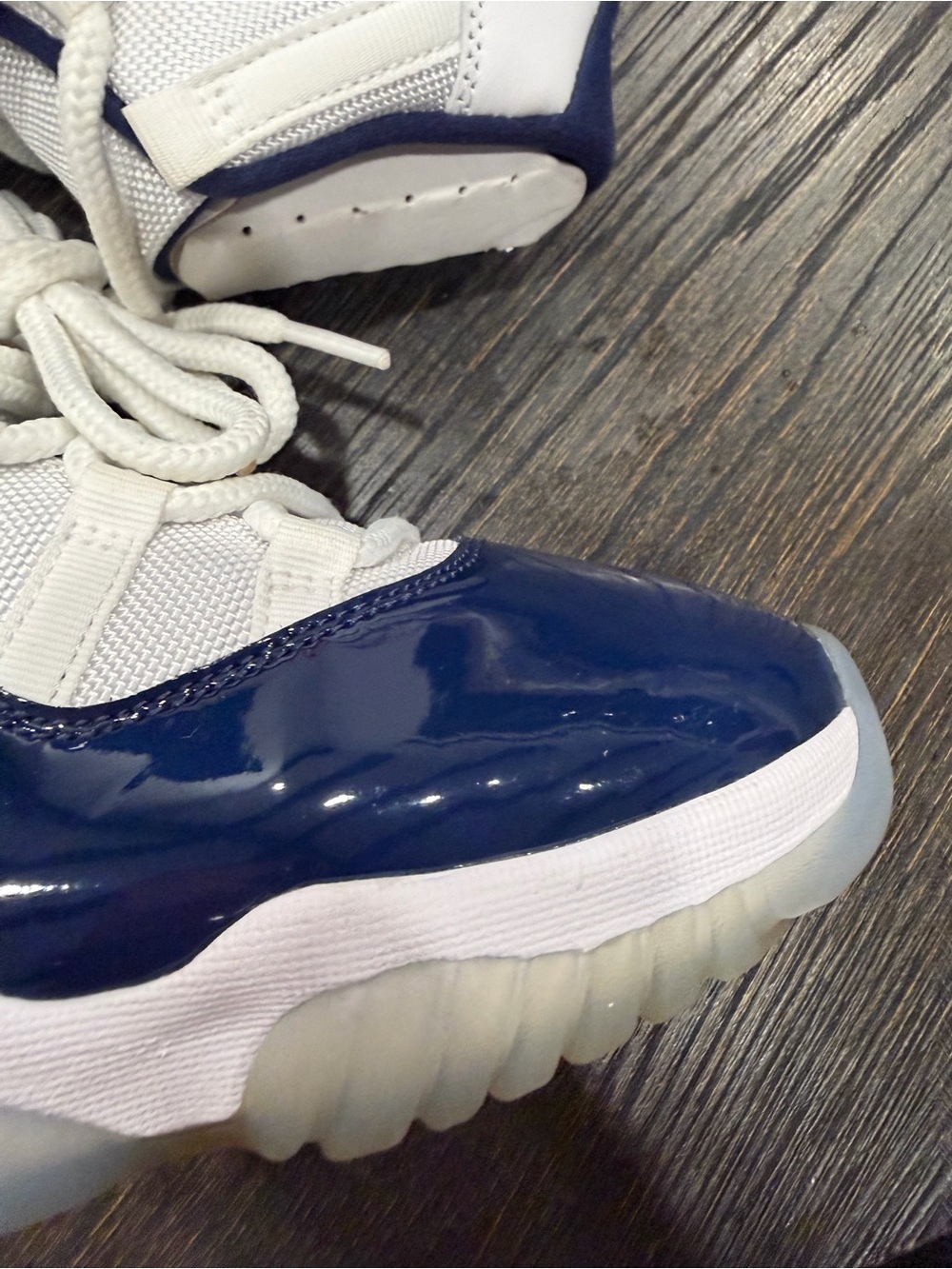 Air Jordan 11 Retro "Win Like 82" 2017 Used Size 9.5 - Picture 3 of 10